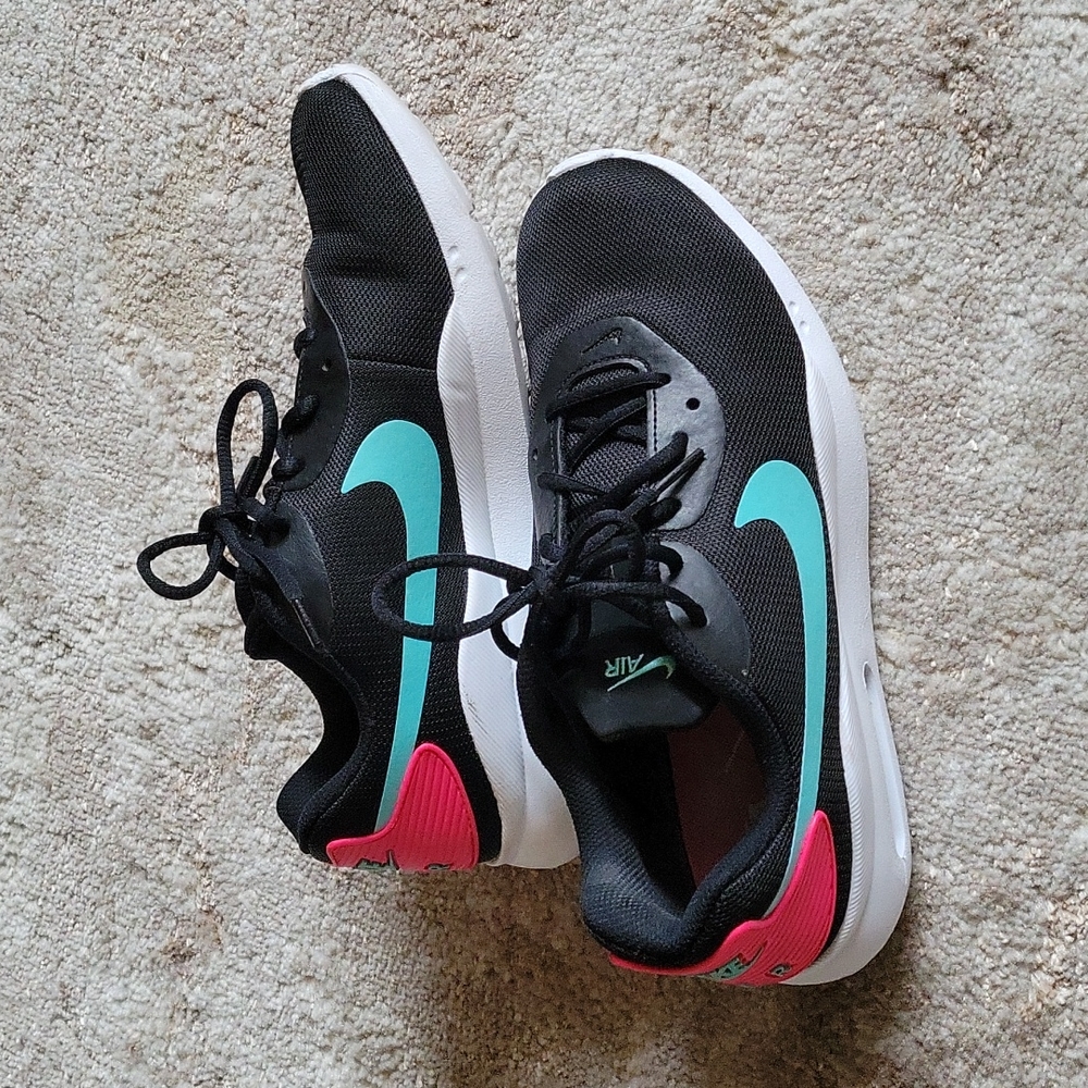NIKE women's Air max Oketo